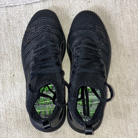 Under Armour Men's size 7 baseball Athletic Cleats with elasticized ankles - Picture 2 of 14